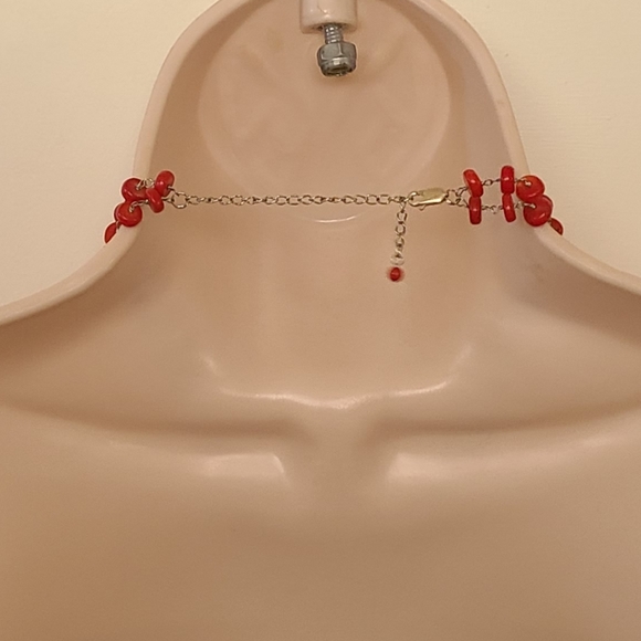 Beautiful Beaded Floral Necklace - Picture 5 of 5